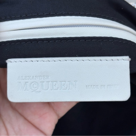 Alexander McQueen De Manta lace print silk satin large clutch bag - Picture 15 of 16